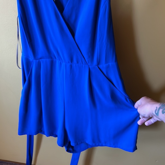 Express Romper - Picture 2 of 4